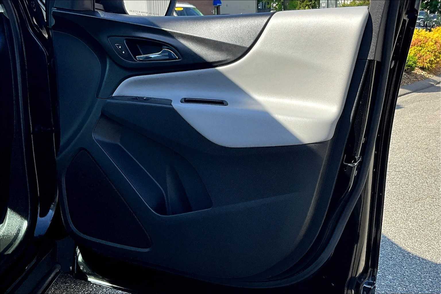 2021 Chevrolet Equinox LT - Photo 12