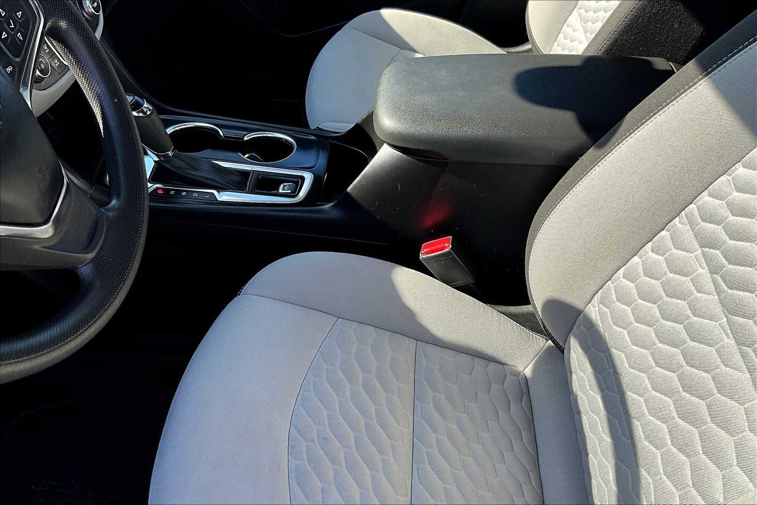 2021 Chevrolet Equinox LT - Photo 20