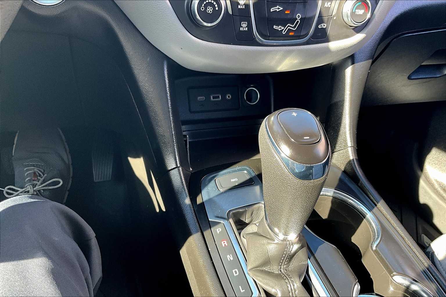 2021 Chevrolet Equinox LT - Photo 25