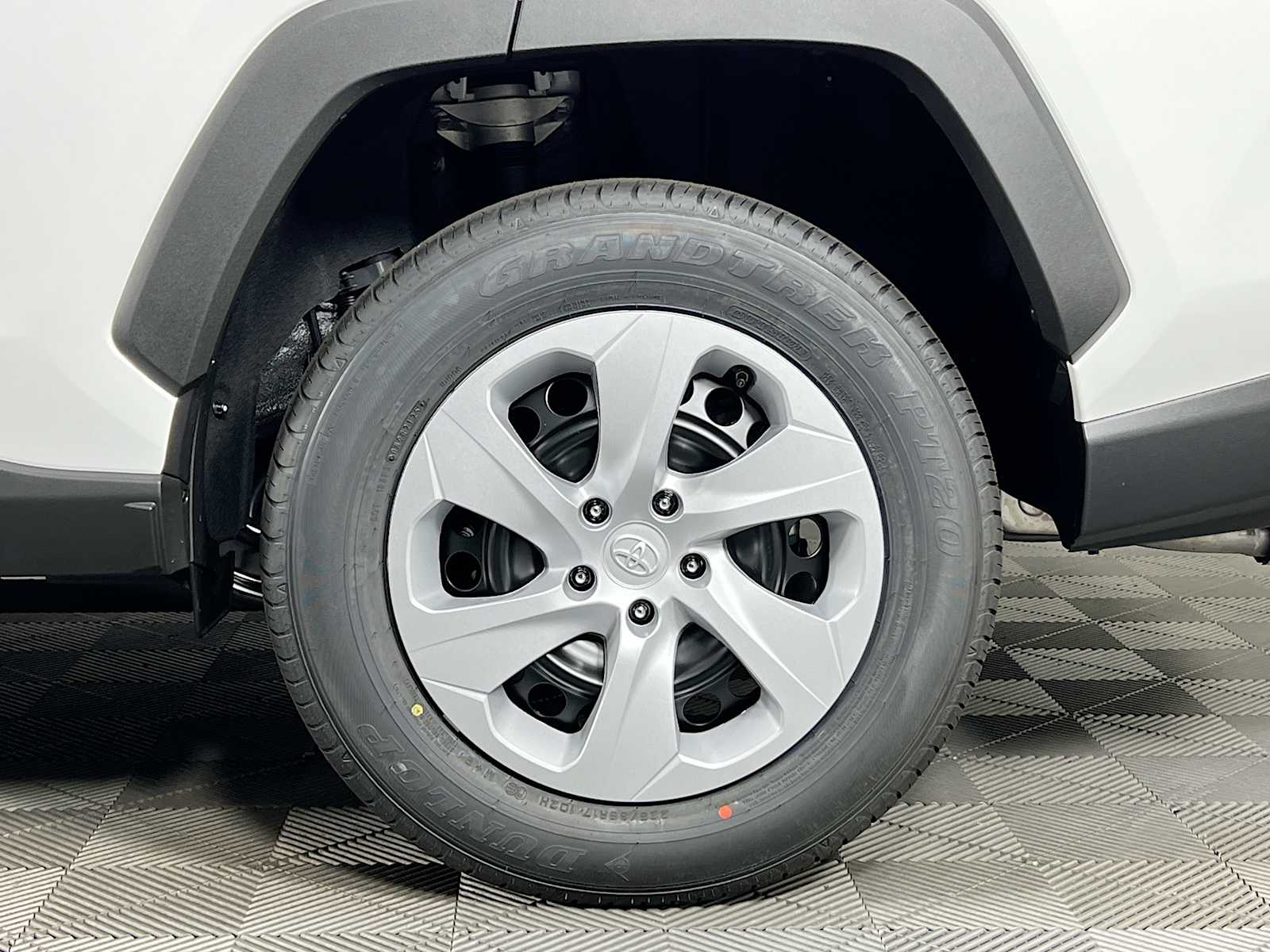 2025 Toyota RAV4 LE - Photo 19