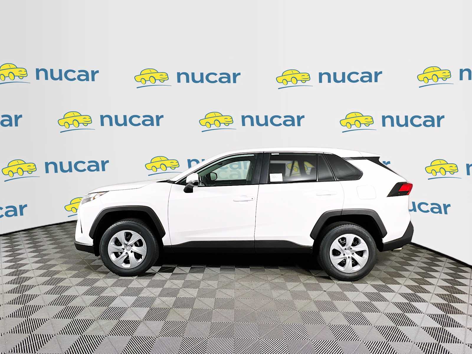 2025 Toyota RAV4 LE - Photo 3