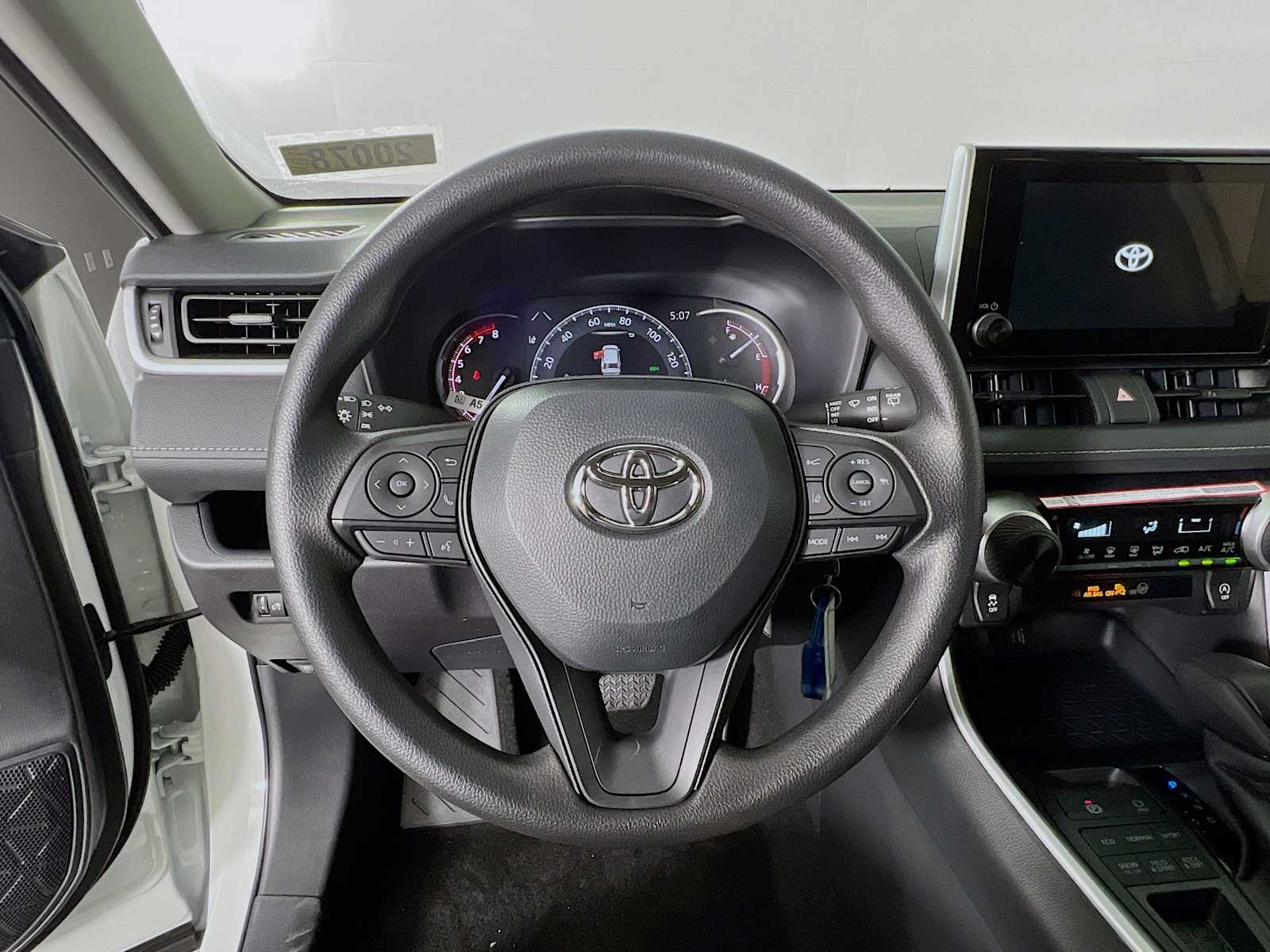 2025 Toyota RAV4 LE - Photo 7