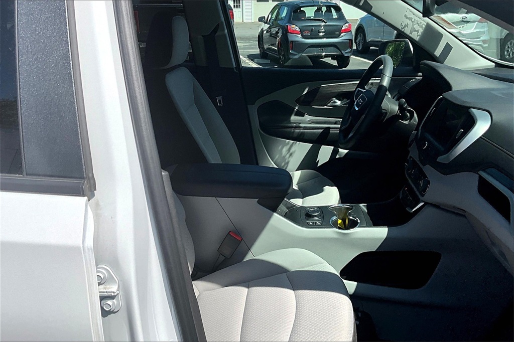 2023 GMC Terrain SLE - Photo 11