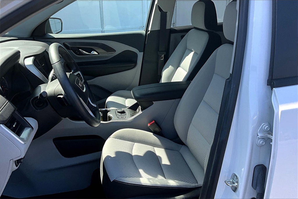 2023 GMC Terrain SLE - Photo 10