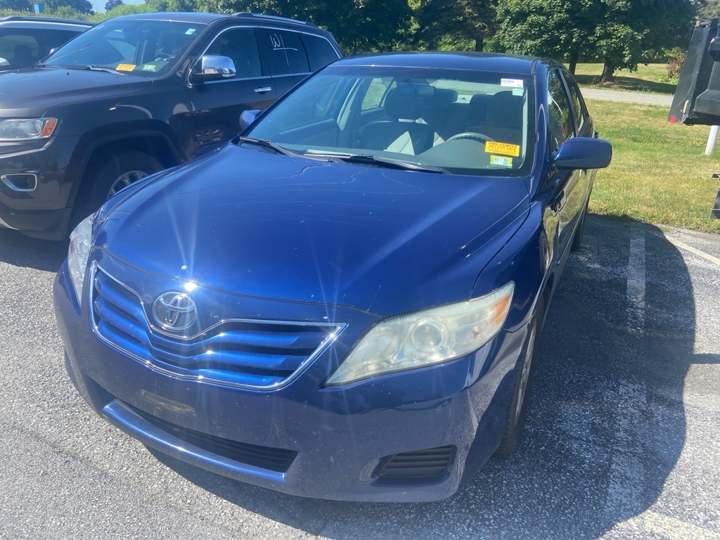 2011 Toyota Camry SE - Photo 2