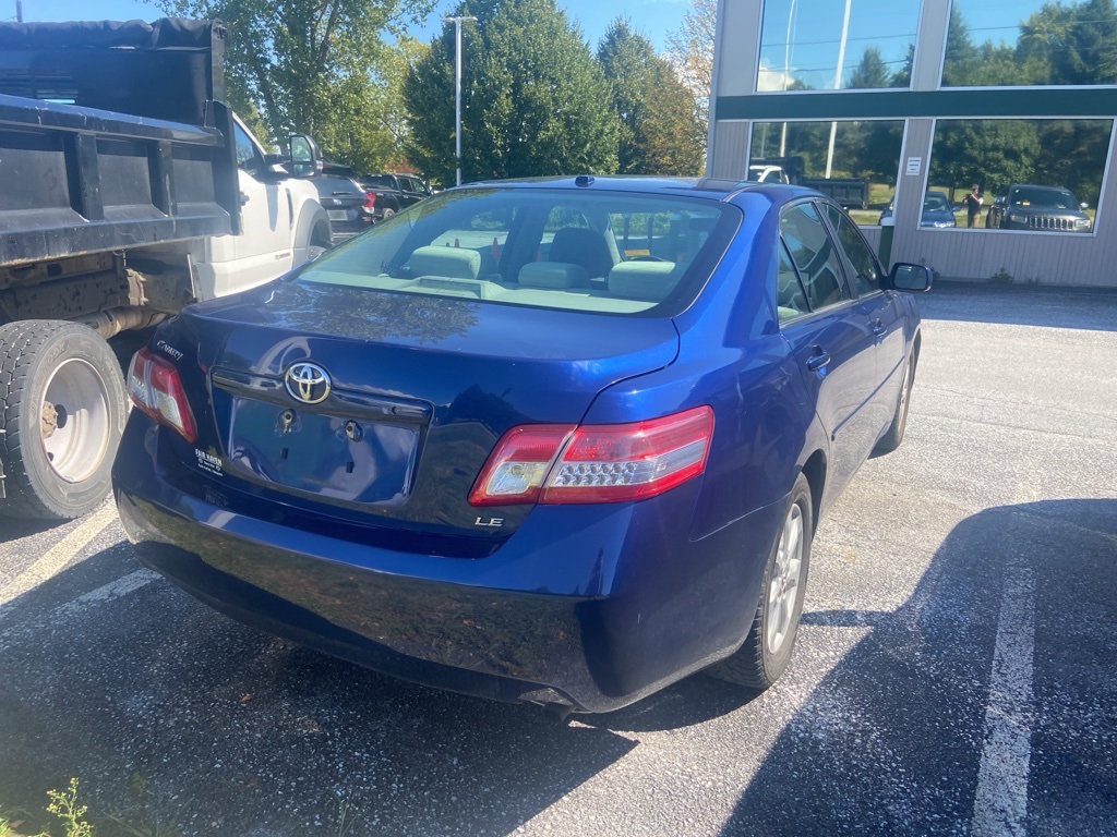 2011 Toyota Camry SE - Photo 4