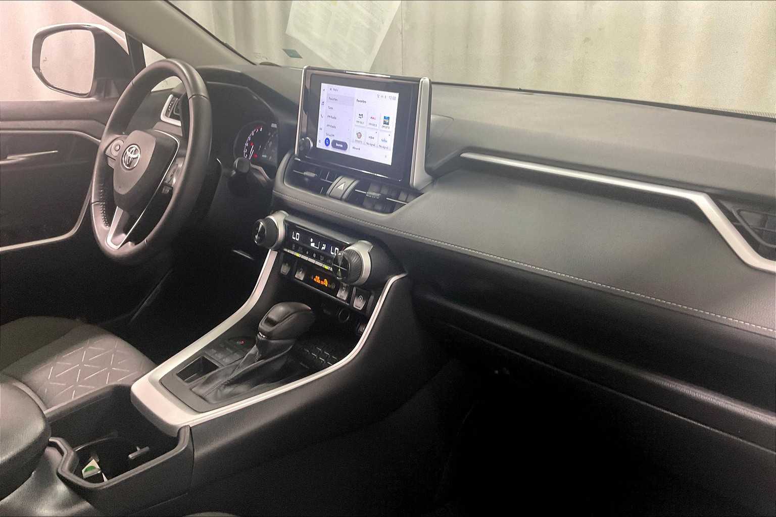 2023 Toyota RAV4 XLE - Photo 14
