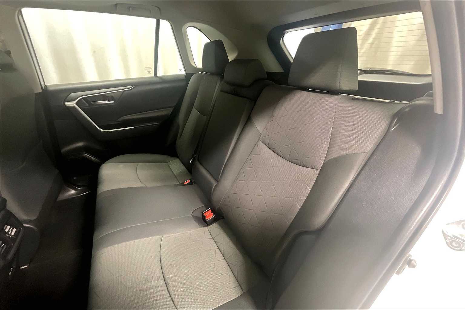 2023 Toyota RAV4 XLE - Photo 15