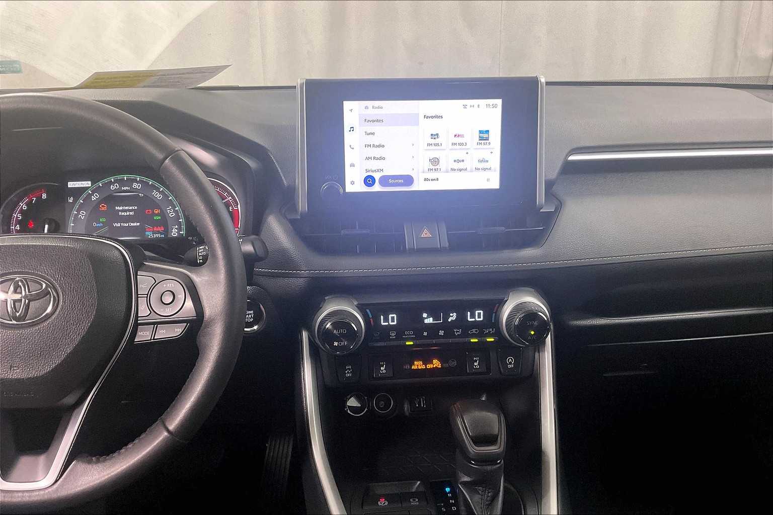2023 Toyota RAV4 XLE - Photo 18