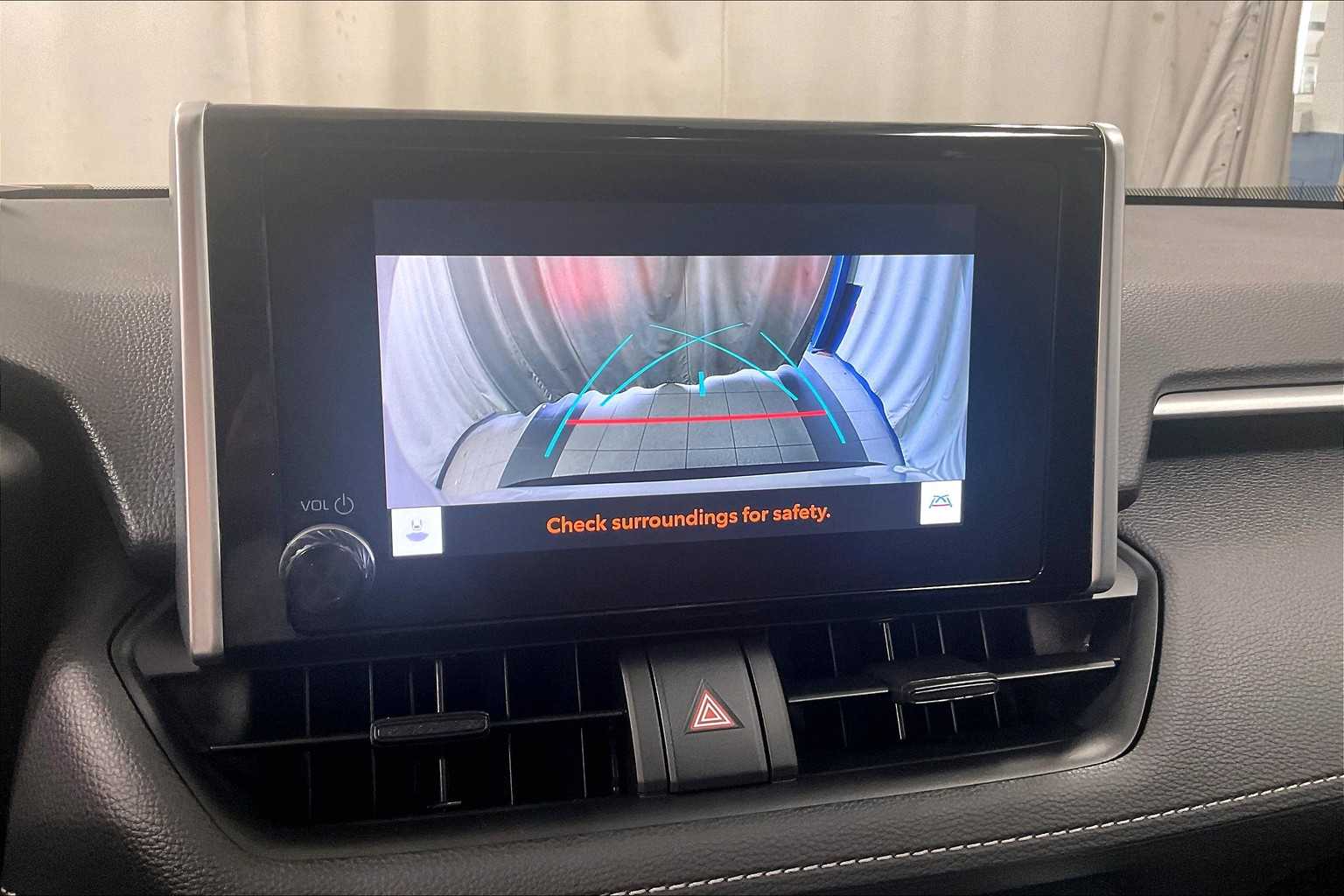 2023 Toyota RAV4 XLE - Photo 19