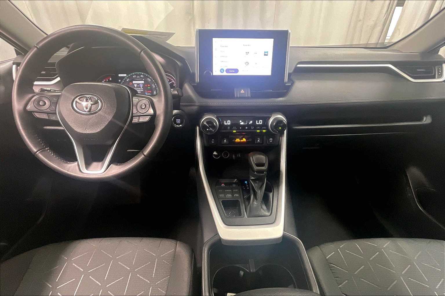 2023 Toyota RAV4 XLE - Photo 21