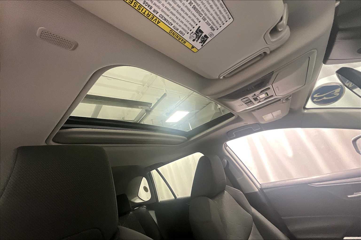 2023 Toyota RAV4 XLE - Photo 22