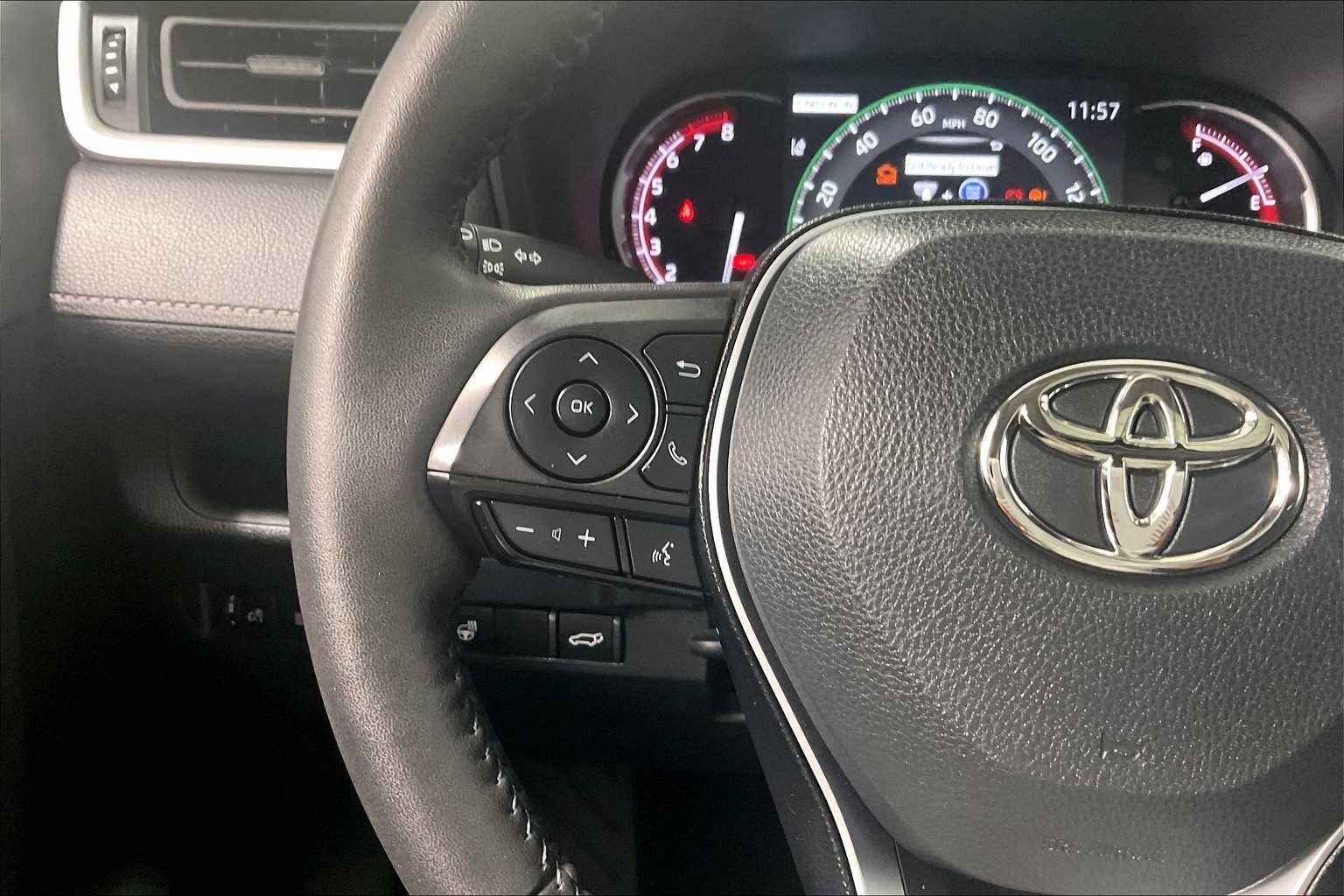 2023 Toyota RAV4 XLE - Photo 23