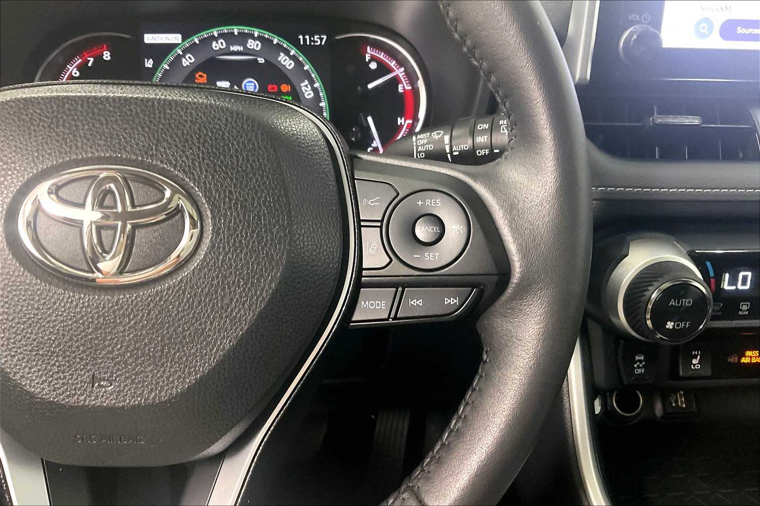 2023 Toyota RAV4 XLE - Photo 24