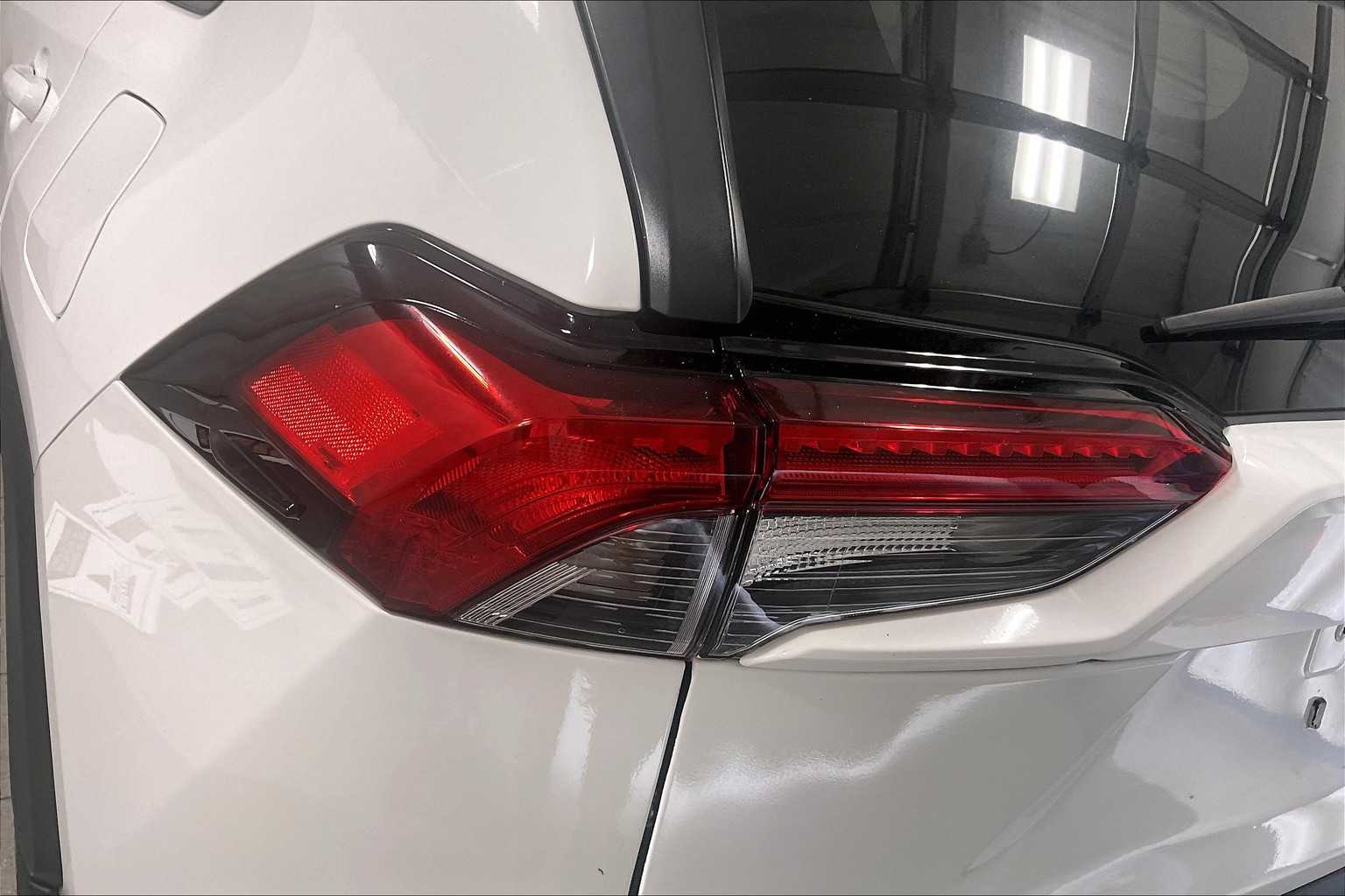 2023 Toyota RAV4 XLE - Photo 34