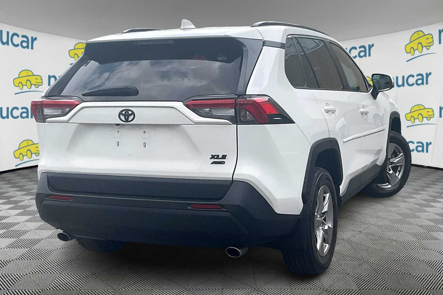 2023 Toyota RAV4 XLE - Photo 6