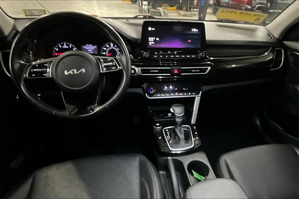 2022 Kia Seltos EX - Photo 21
