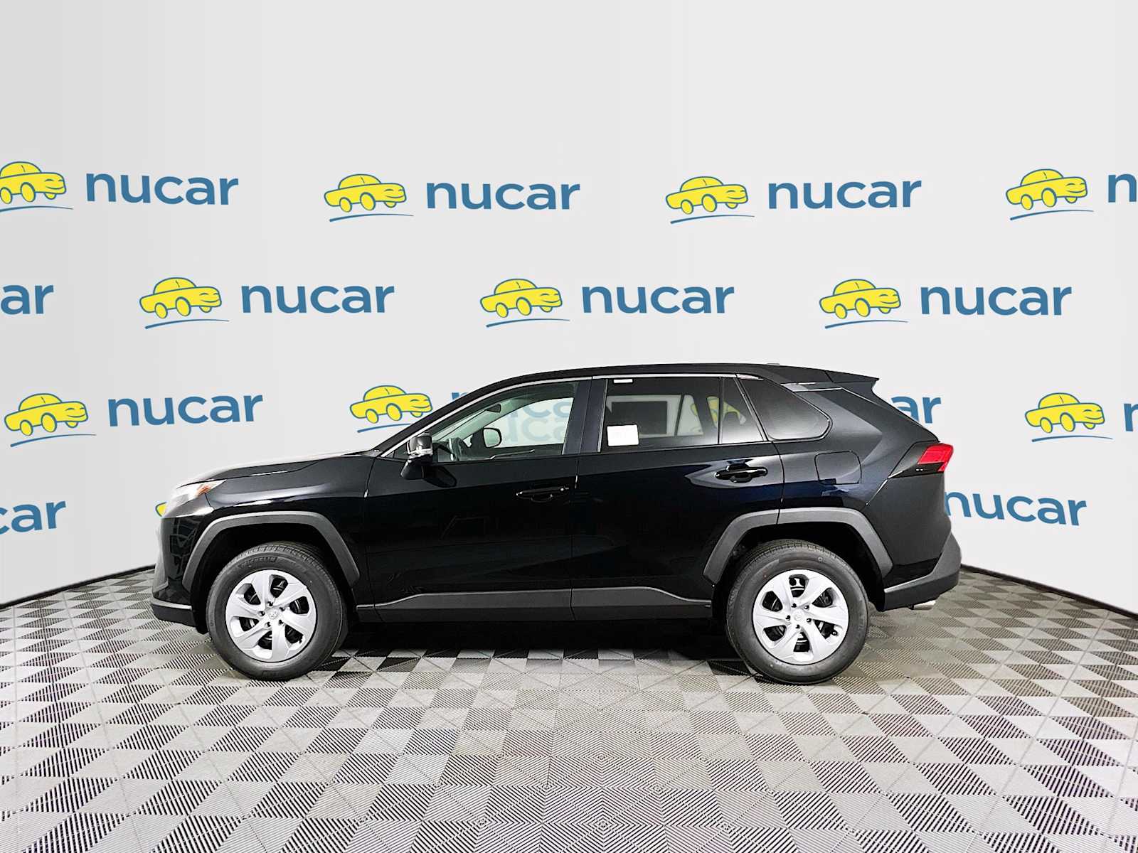 2025 Toyota RAV4 LE - Photo 3