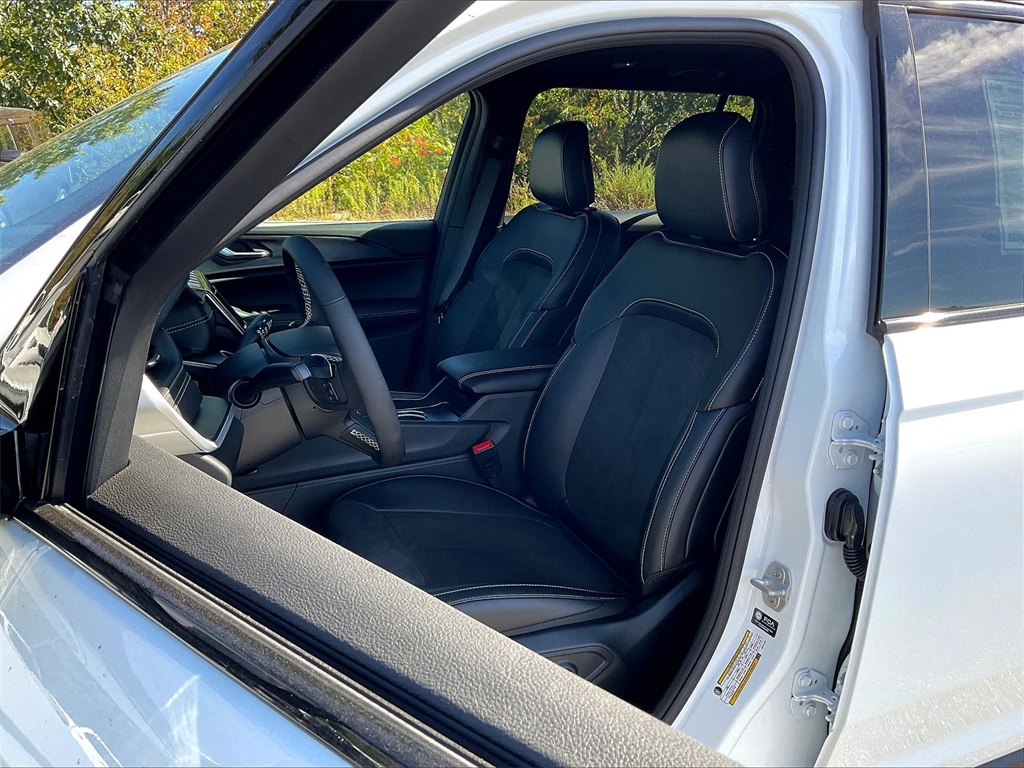 2025 Jeep Grand Cherokee L Altitude - Photo 11