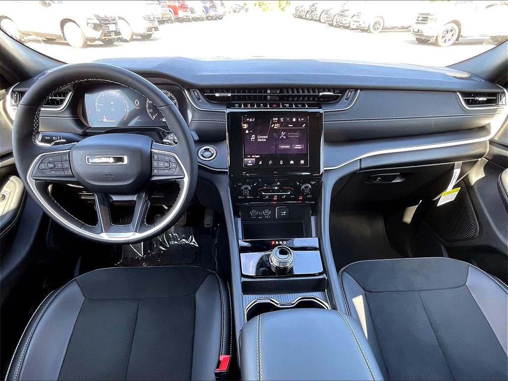 2025 Jeep Grand Cherokee L Altitude - Photo 12