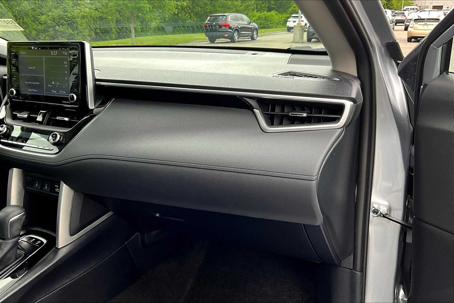 2022 Toyota Corolla Cross XLE - Photo 13