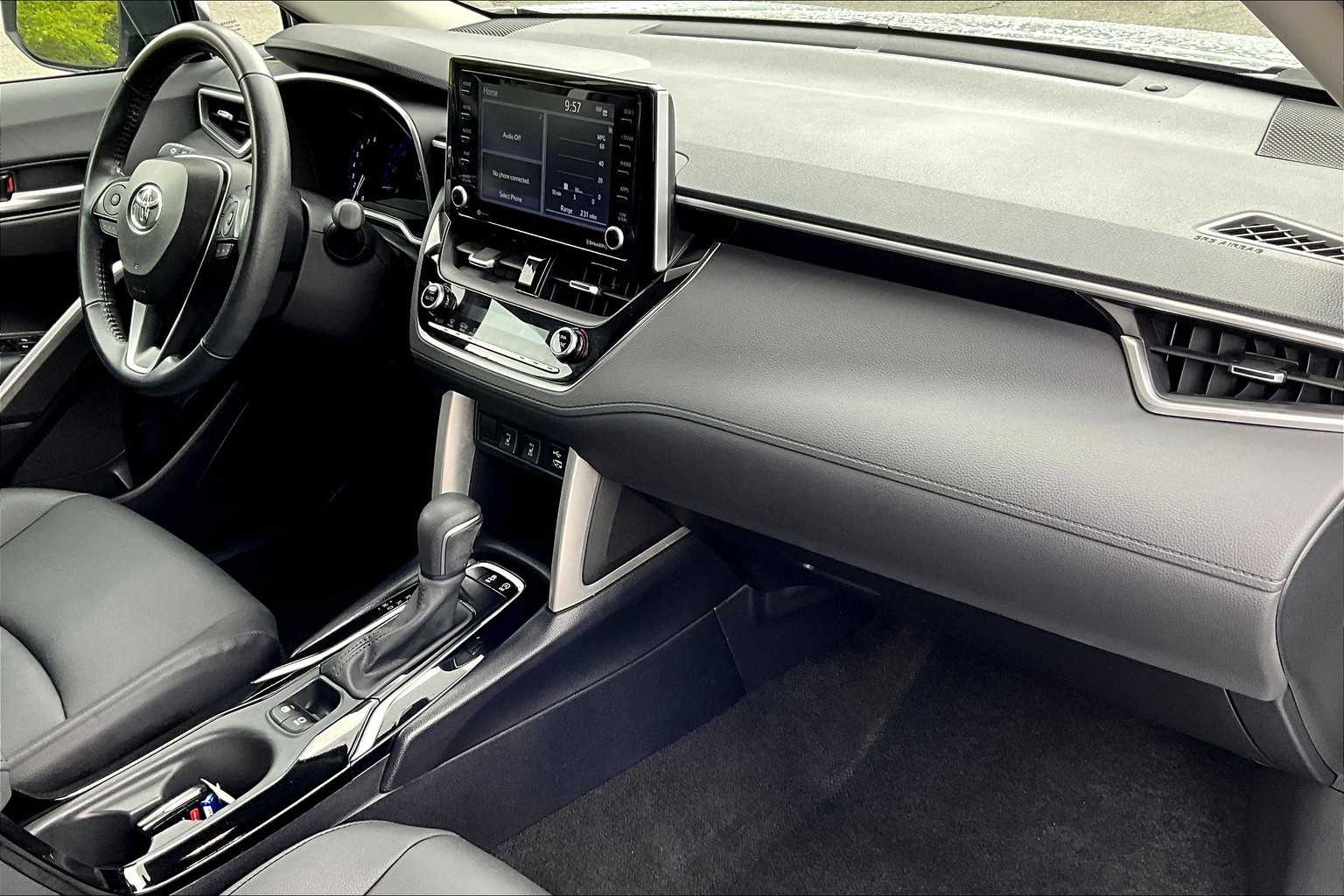 2022 Toyota Corolla Cross XLE - Photo 14