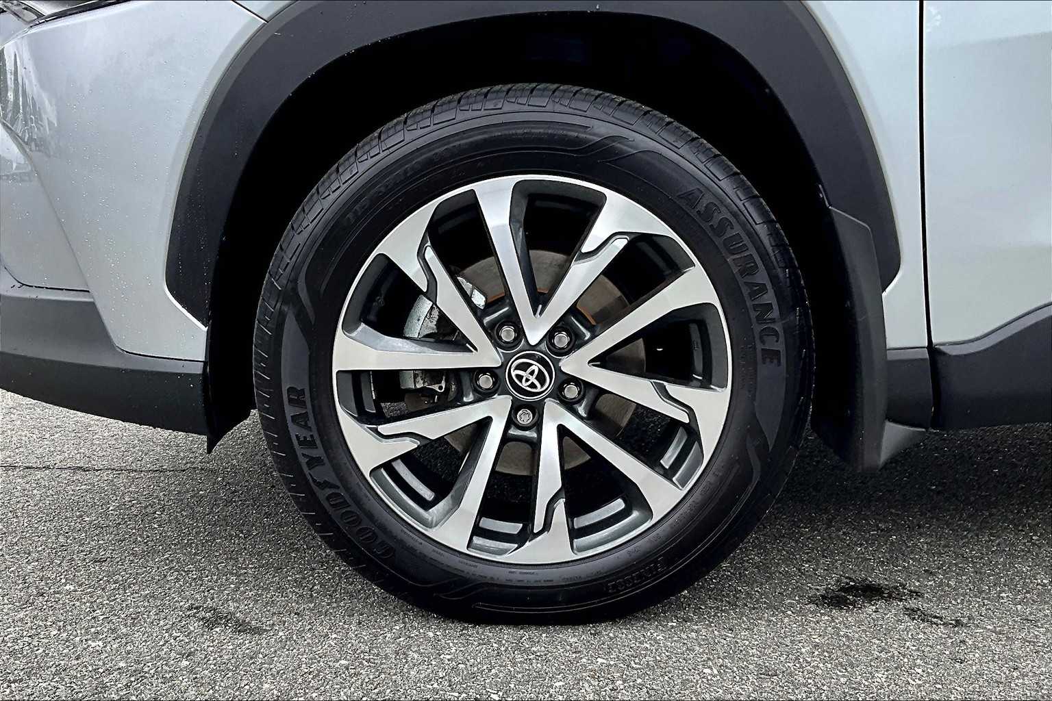 2022 Toyota Corolla Cross XLE - Photo 7
