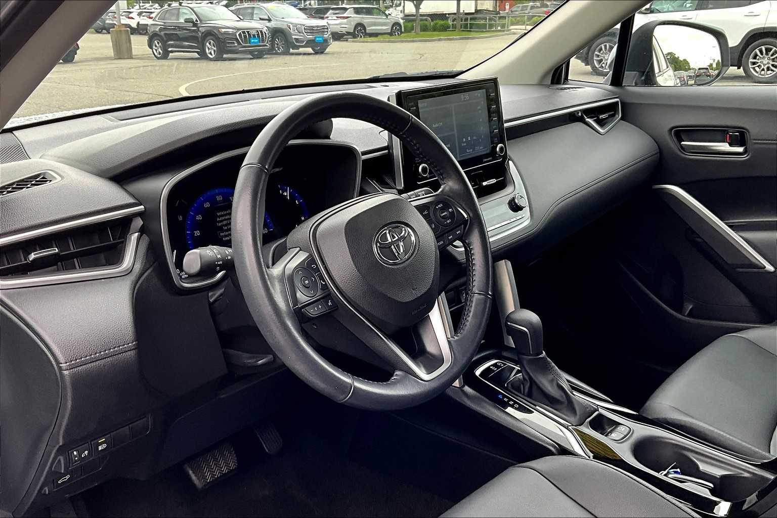 2022 Toyota Corolla Cross XLE - Photo 8