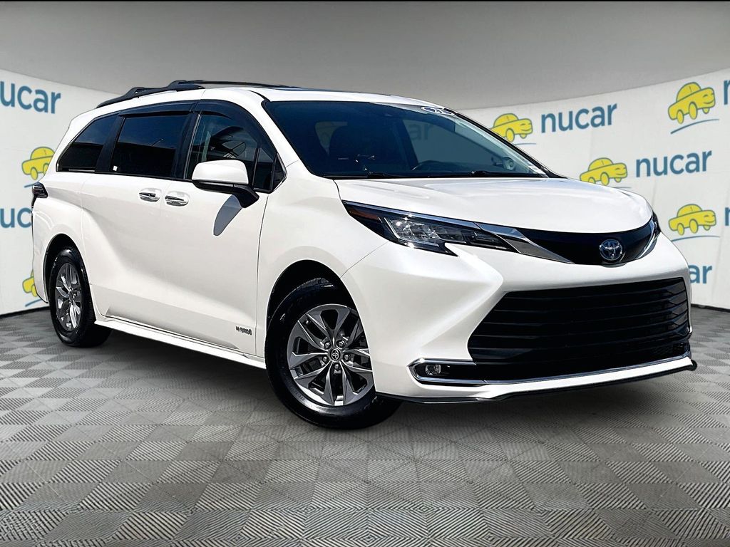 2021 Toyota Sienna XLE