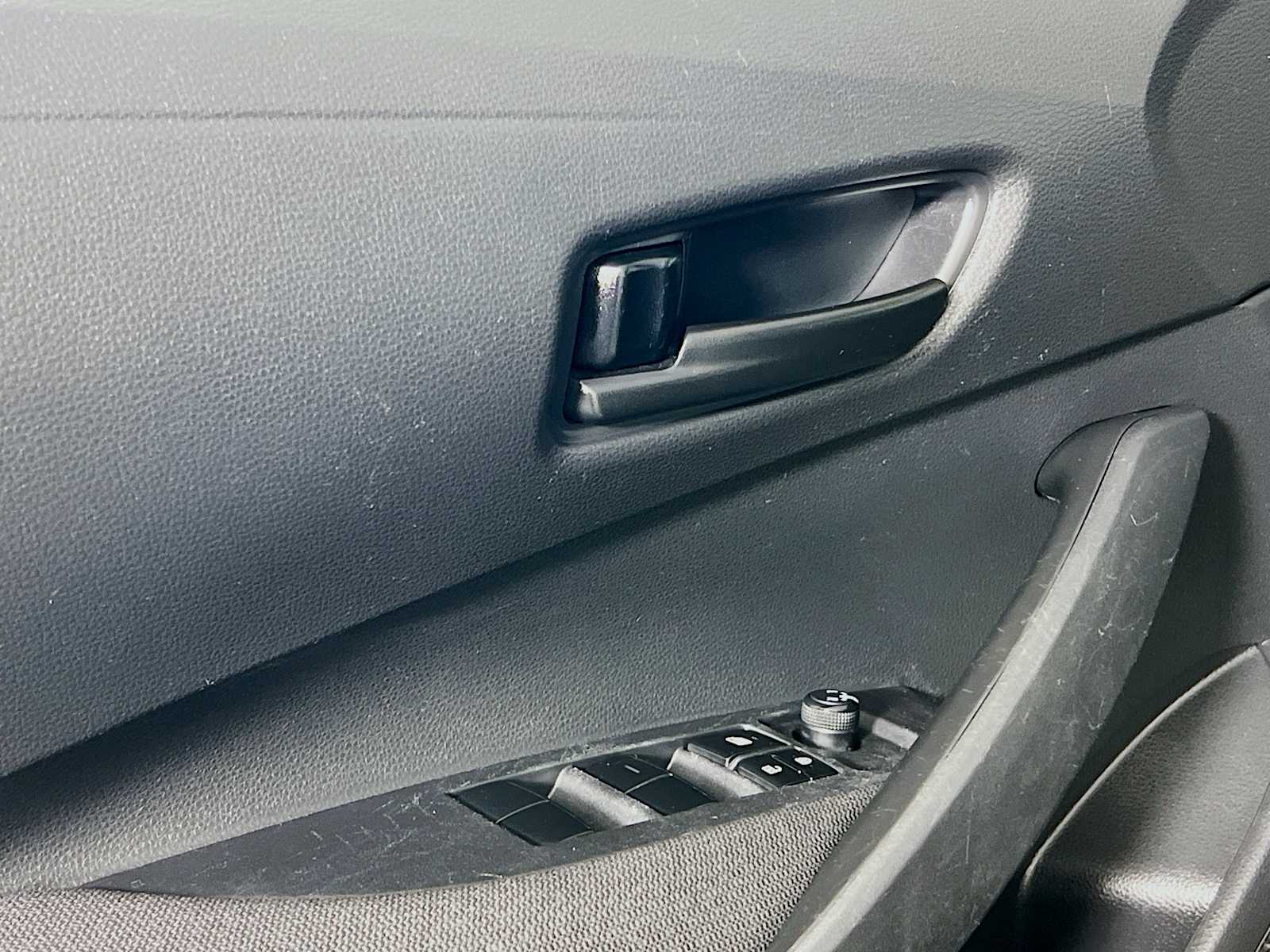 2023 Toyota Corolla LE - Photo 17