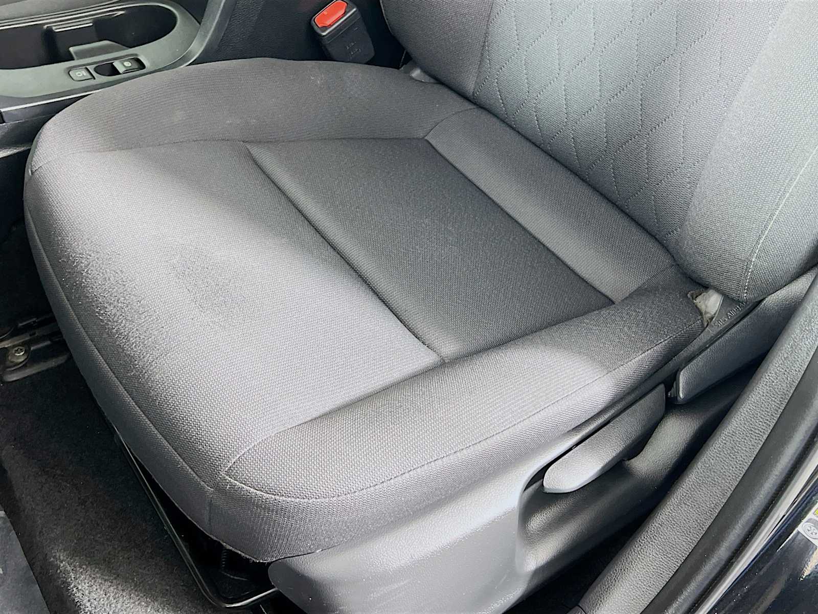 2023 Toyota Corolla LE - Photo 19