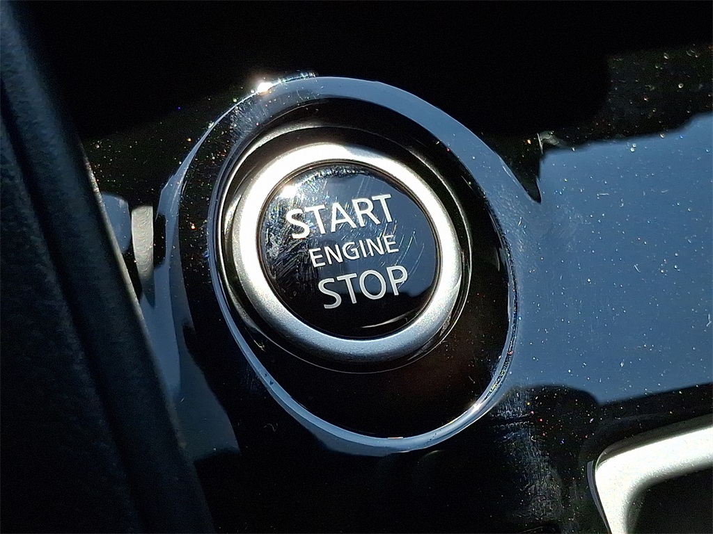2025 Nissan Versa 1.6 SV - Photo 13