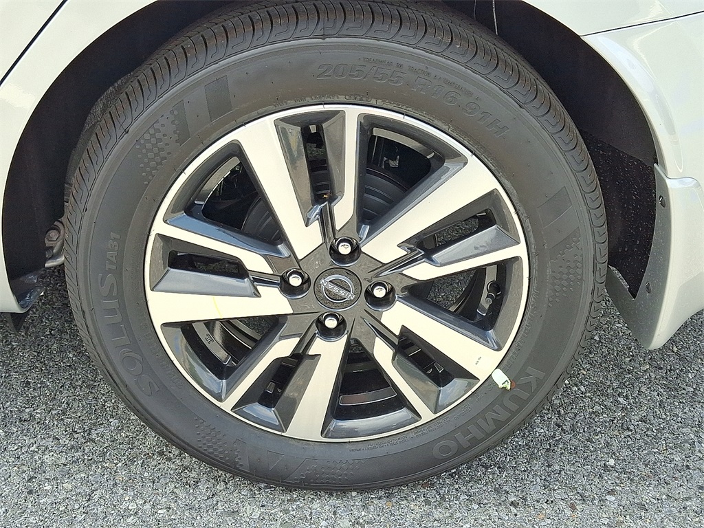 2025 Nissan Versa 1.6 SV - Photo 5