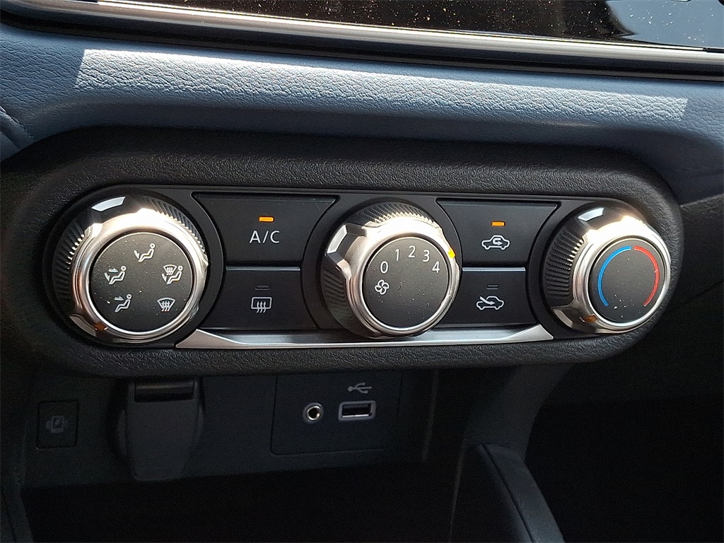 2025 Nissan Versa 1.6 SV - Photo 9