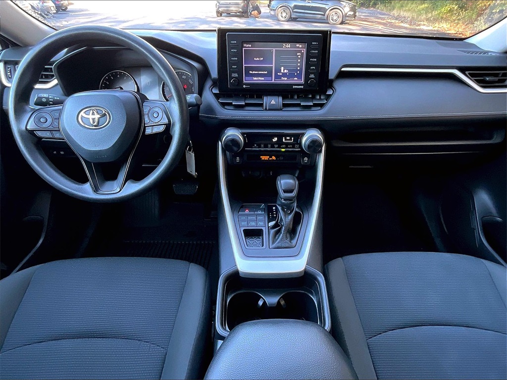 2021 Toyota RAV4 LE - Photo 21