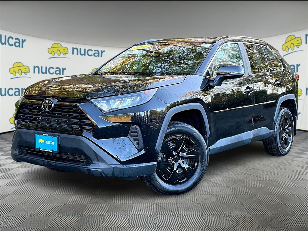 2021 Toyota RAV4 LE - Photo 3