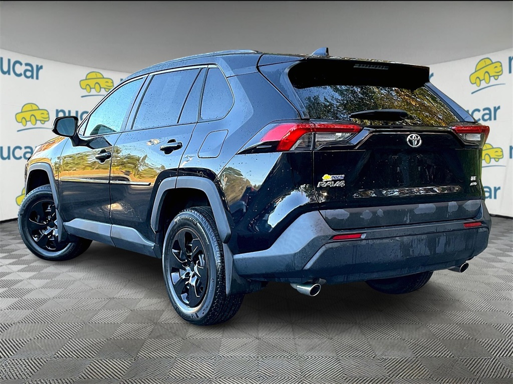 2021 Toyota RAV4 LE - Photo 4