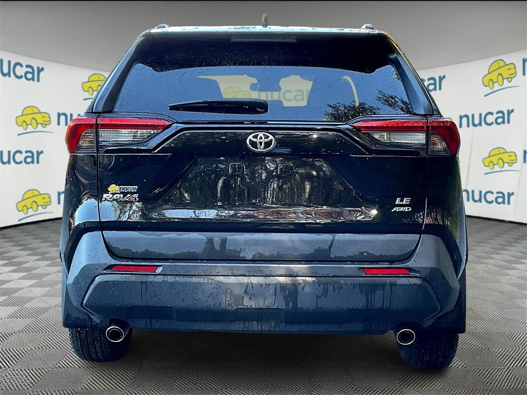 2021 Toyota RAV4 LE - Photo 5