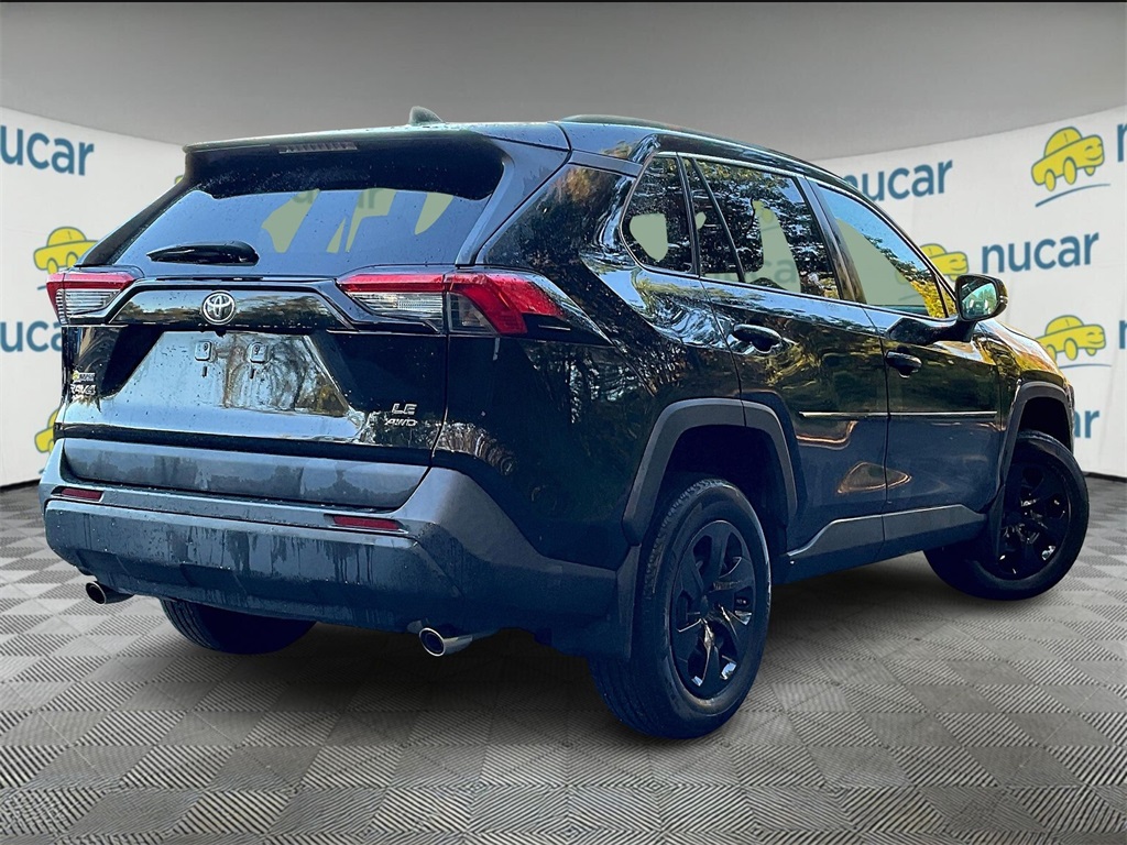 2021 Toyota RAV4 LE - Photo 6