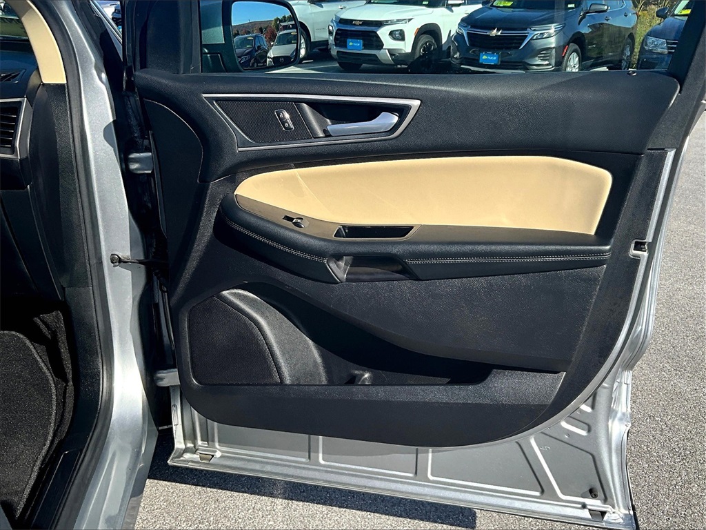 2020 Ford Edge SEL - Photo 12