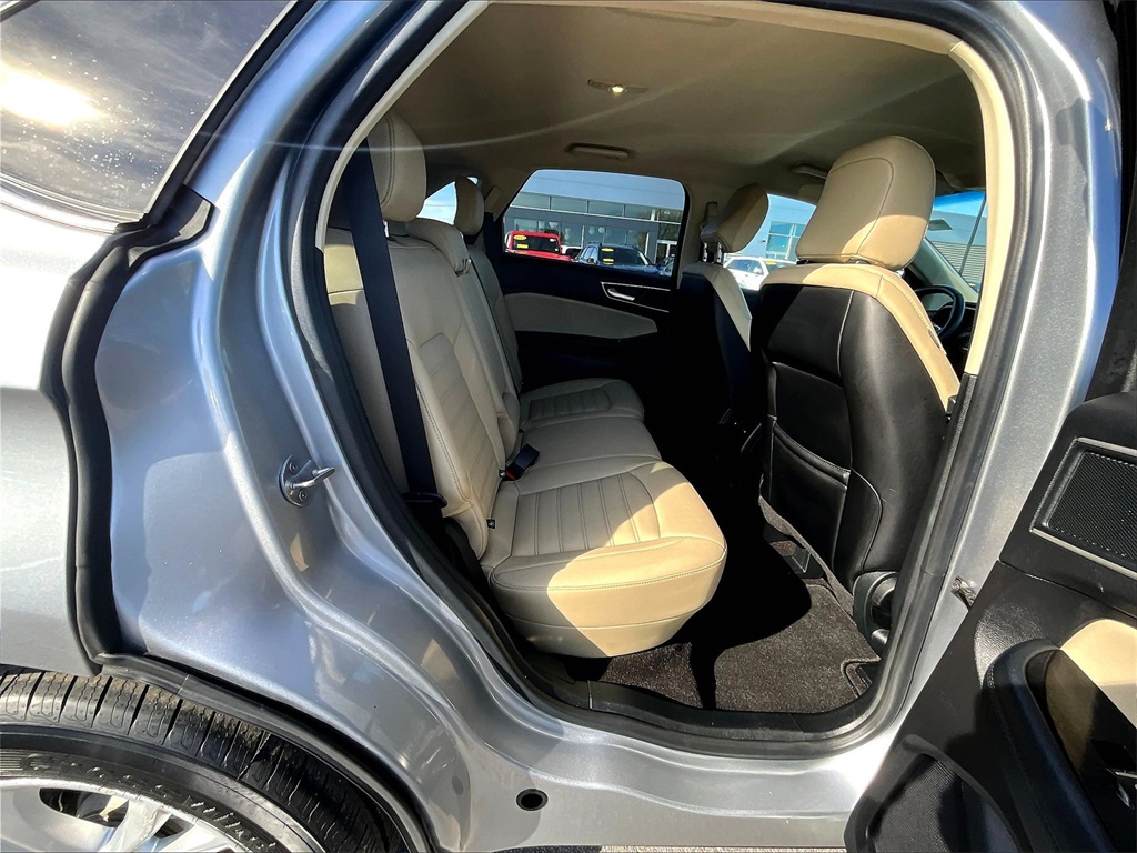 2020 Ford Edge SEL - Photo 16