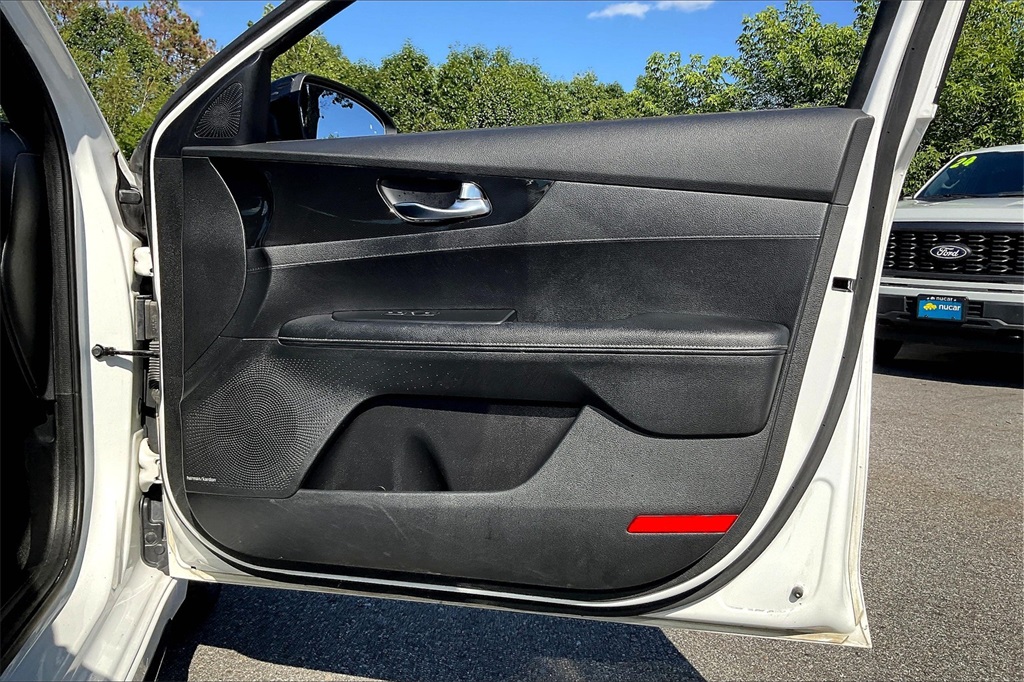 2022 Kia Forte GT-Line - Photo 11