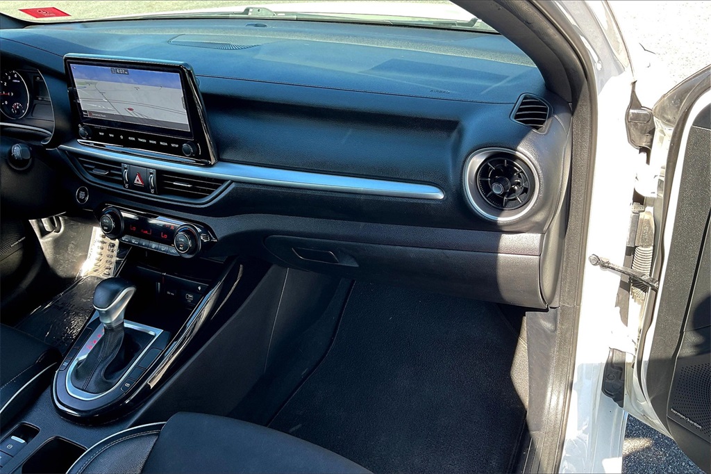 2022 Kia Forte GT-Line - Photo 12