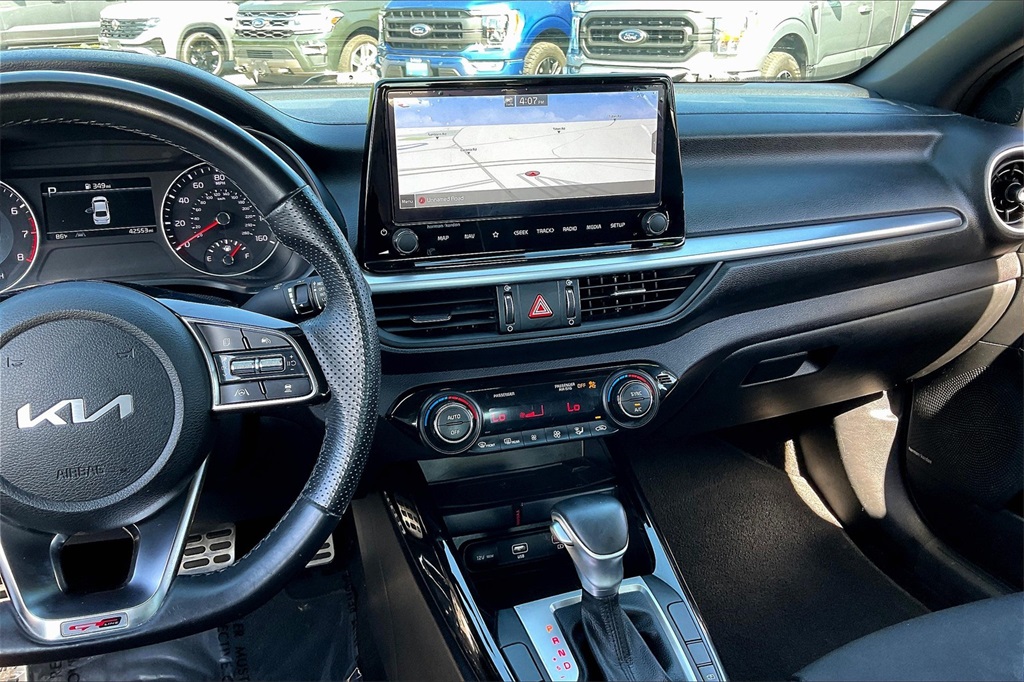 2022 Kia Forte GT-Line - Photo 17