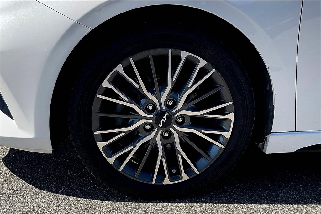 2022 Kia Forte GT-Line - Photo 7