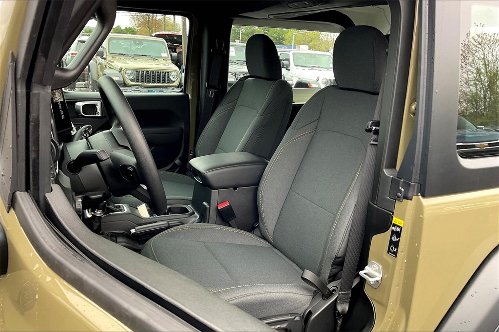 2025 Jeep Wrangler Sport - Photo 11
