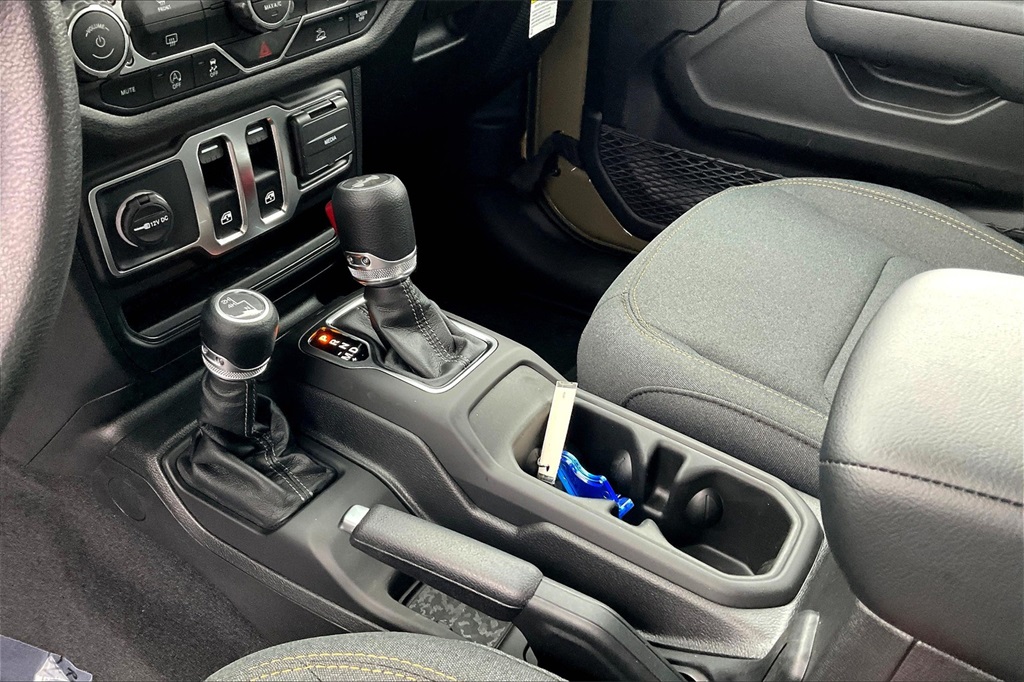 2025 Jeep Wrangler Sport - Photo 14