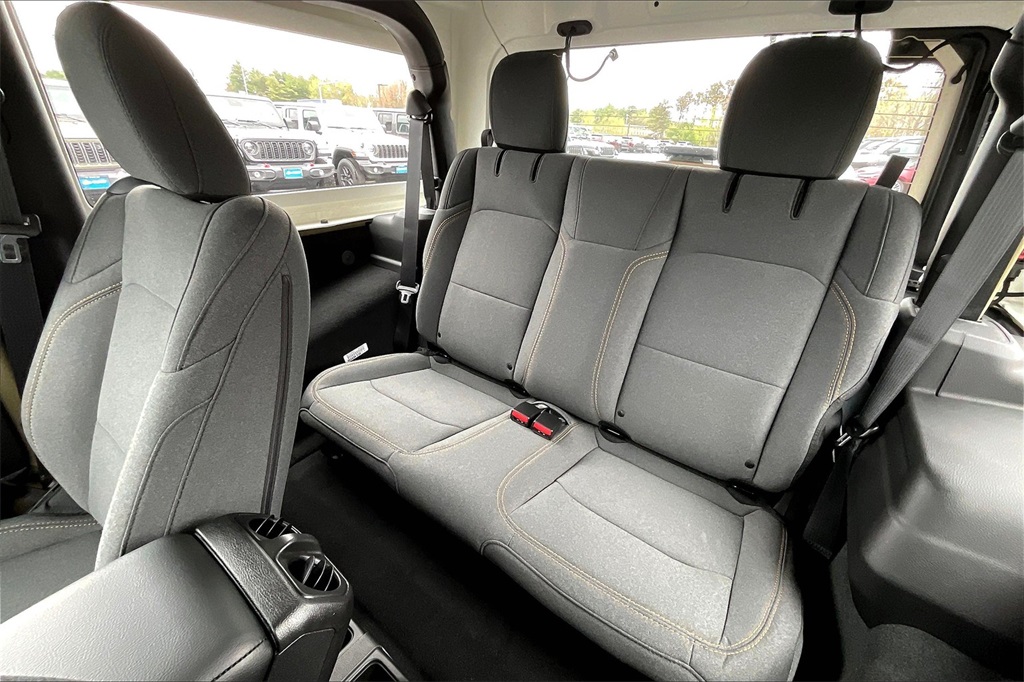 2025 Jeep Wrangler Sport - Photo 15