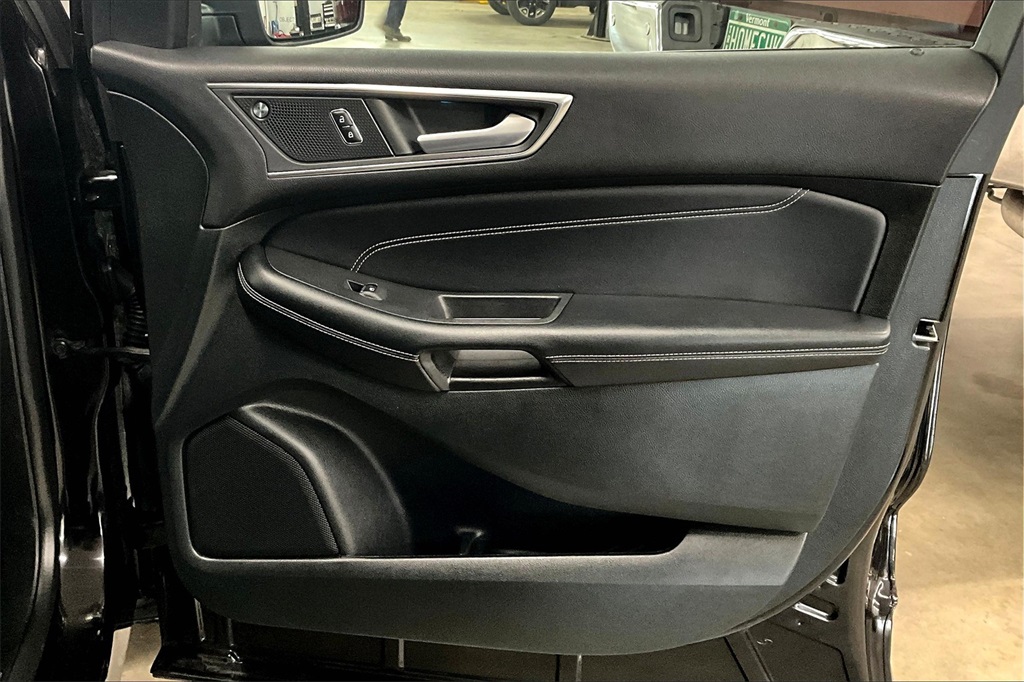 2022 Ford Edge Titanium - Photo 12