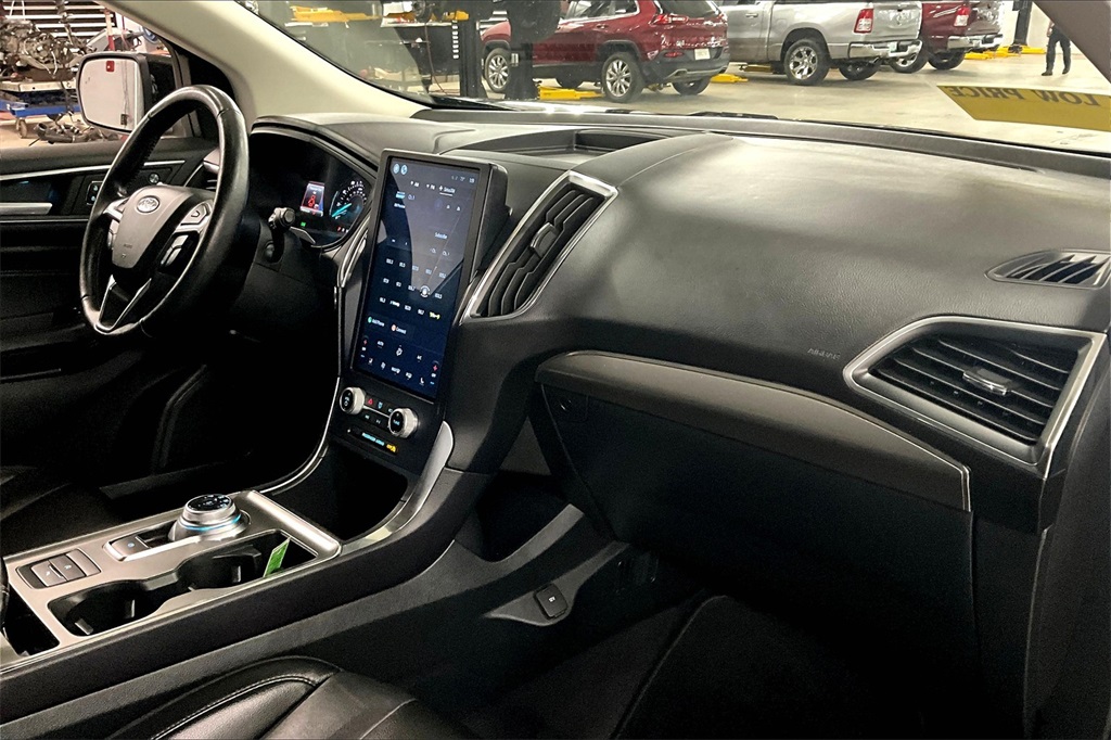 2022 Ford Edge Titanium - Photo 14